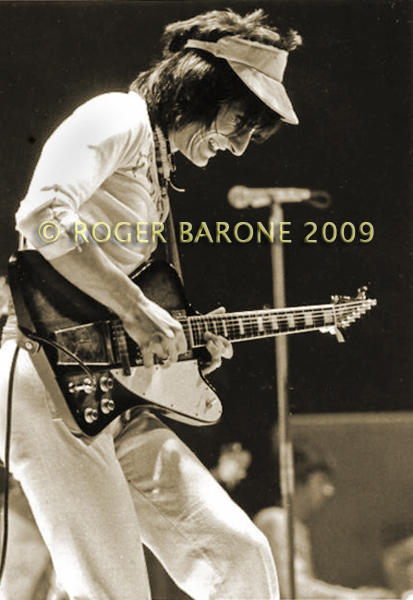 ronnie wood playing gibson firebird